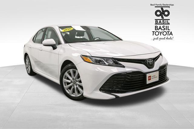 2020 toyota camry le
