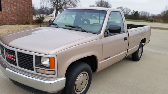 **** 1993 gmc sierra 1500 1 owner no rust low miles clean super nice l@@k ****