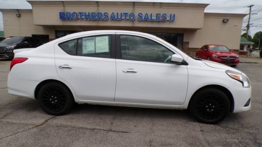 2016 nissan versa