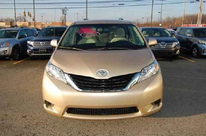 2011 toyota sienna base in meadville, pa