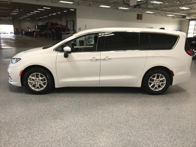 2023 chrysler pacifica touring l