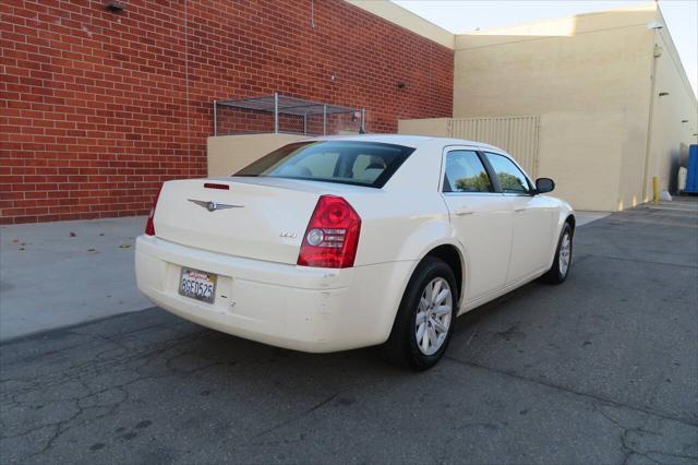 2008 chrysler 300 lx