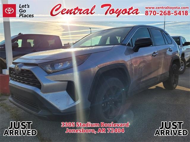 2022 toyota rav4 le