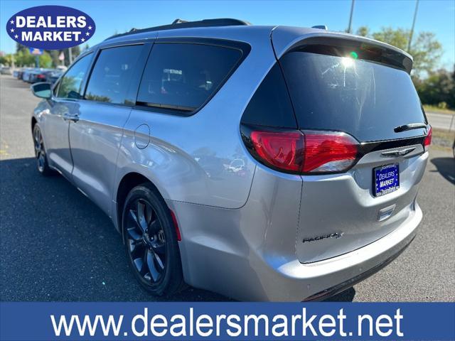 2019 chrysler pacifica touring-l plus