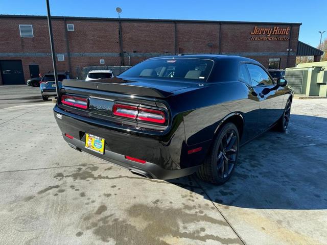 2023 dodge challenger sxt
