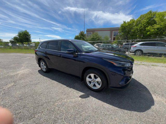 2023 toyota highlander le