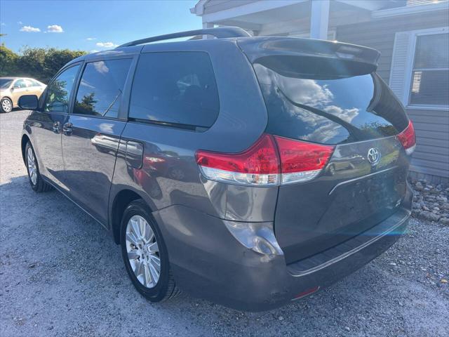 2013 toyota sienna le