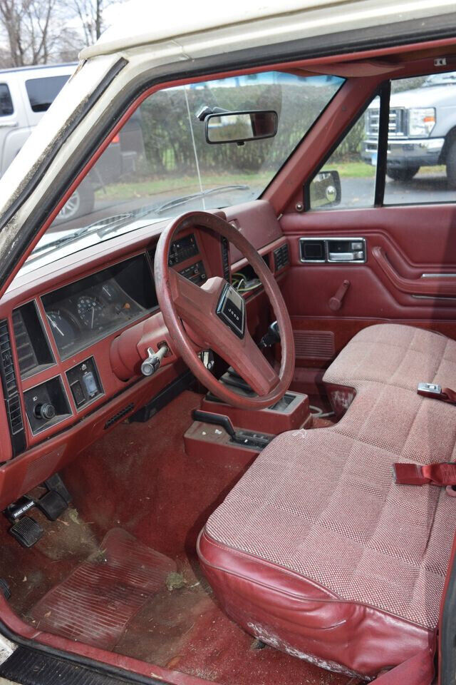 1986 jeep comanche pick up truck 2.4l 4x4 4 speed manual runs