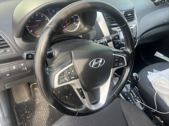 2013 hyundai accent se