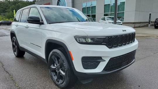 2024 Jeep Grand Cherokee laredo