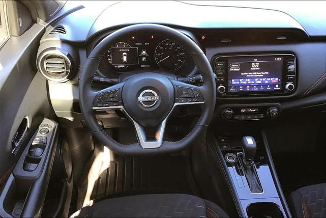2022 nissan kicks sr
