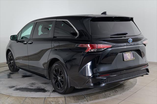 2022 toyota sienna xle 8 passenger