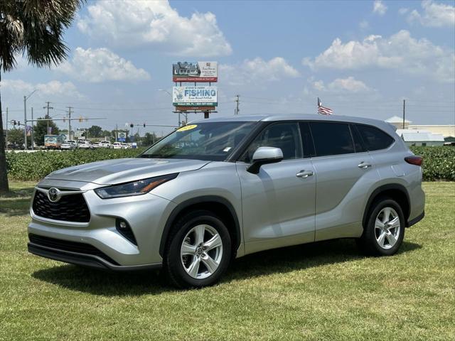 2021 toyota highlander le