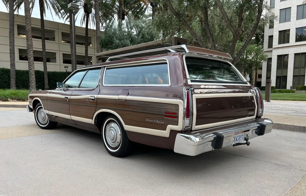 1977 ford ltd country squire wagon