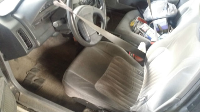 1992 saturn sl base sedan 4-door 1.9l white