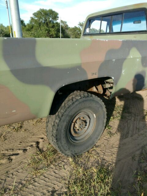 m 1008 cucv/ chevy truck