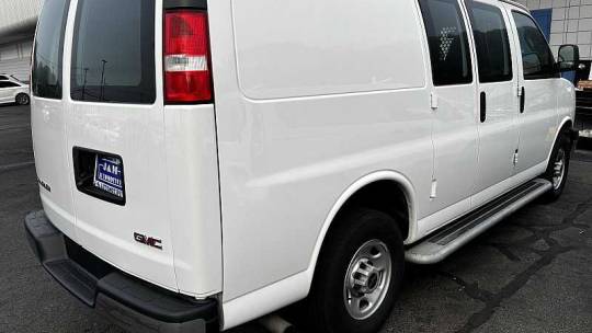 2022 gmc savana 2500