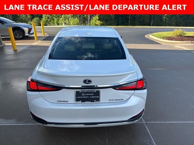 2021 lexus es 300h base