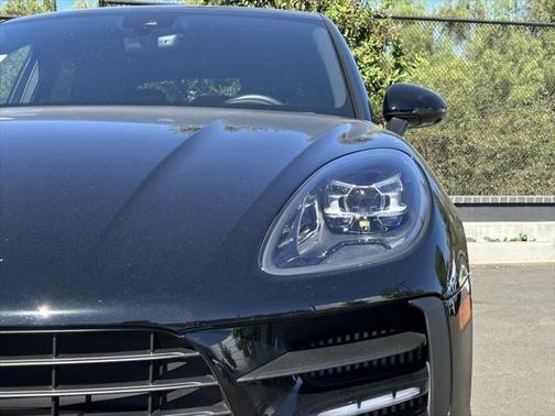 2021 porsche macan
