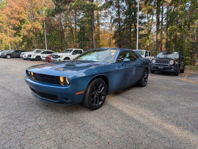 2022 dodge challenger sxt
