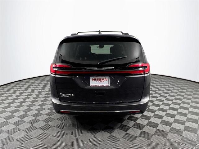 2022 chrysler pacifica touring-l