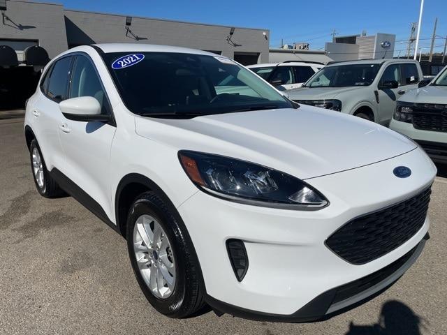 2021 ford escape se
