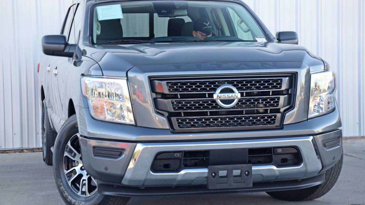 2021 nissan titan sv