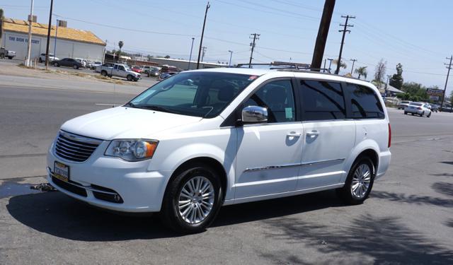 2015 chrysler town & country touring-l