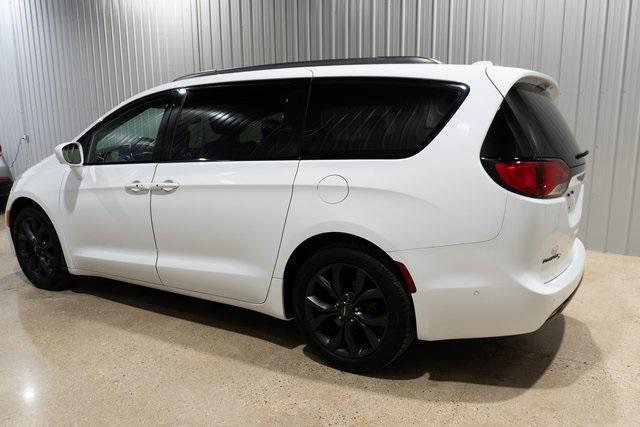 2019 chrysler pacifica touring-l plus