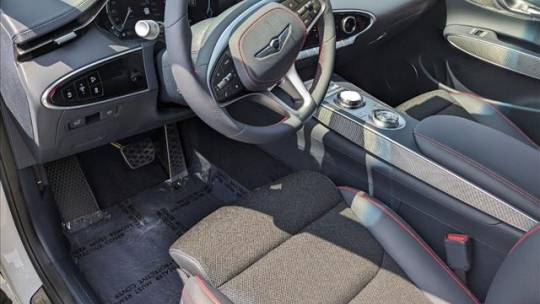 2025 Genesis GV70