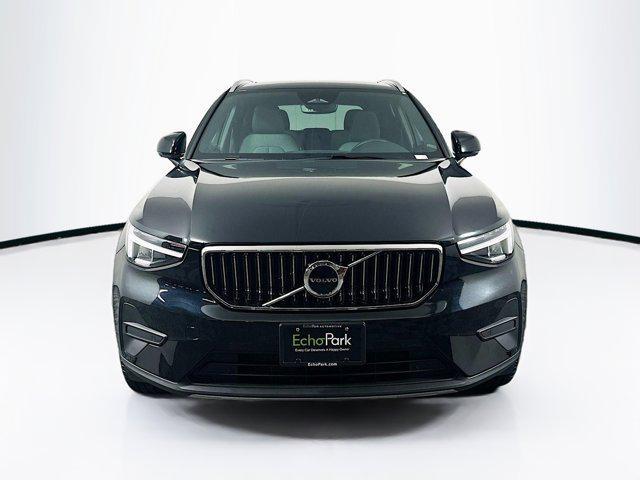 2024 volvo xc40 b5 core bright theme