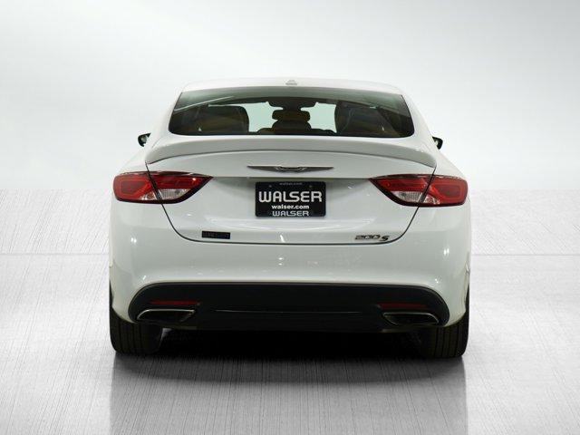 2015 chrysler 200 s