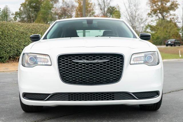 2022 chrysler 300 touring