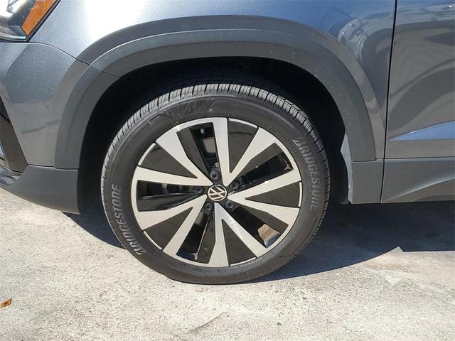 2022 volkswagen taos 1.5t se