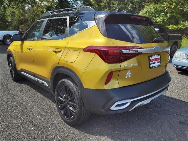 2022 kia seltos nightfall