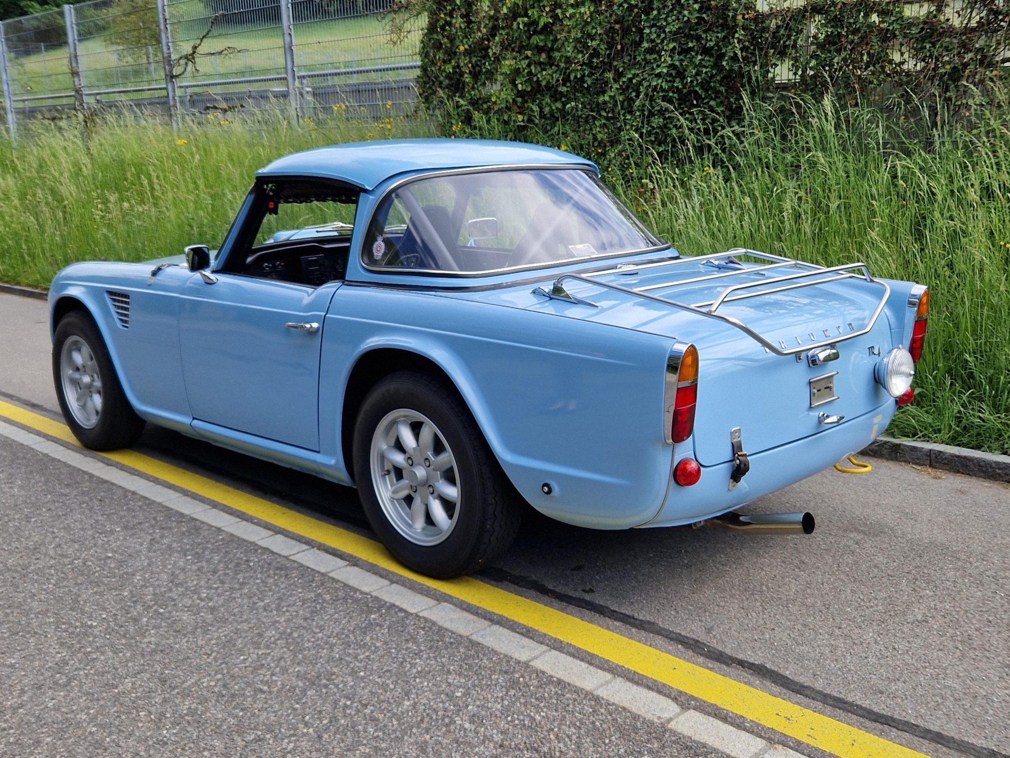 1962 triumph tr4 fia race car