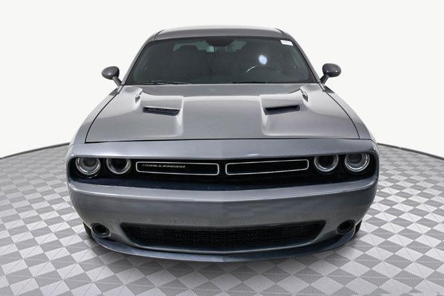 2017 dodge challenger sxt