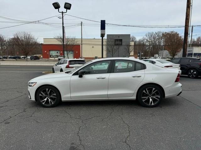2024 volvo s60 b5 plus dark