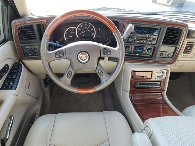 2004 cadillac escalade base