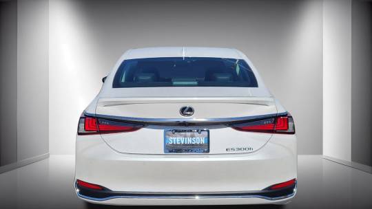 2025 Lexus ES
