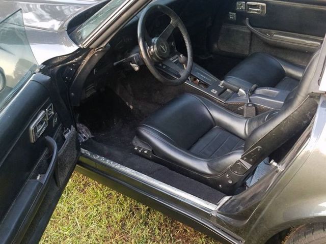1981 chevrolet corvette. new paint relly nice driver