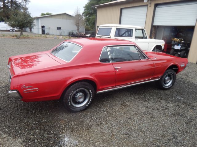 beautiful 1968 mercury cougar looking for new home! classis sixties icon