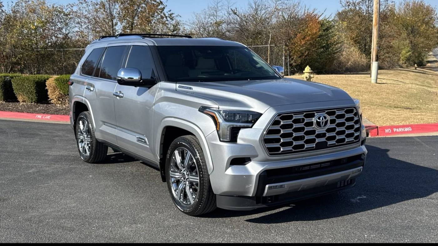 2024 toyota sequoia sr5