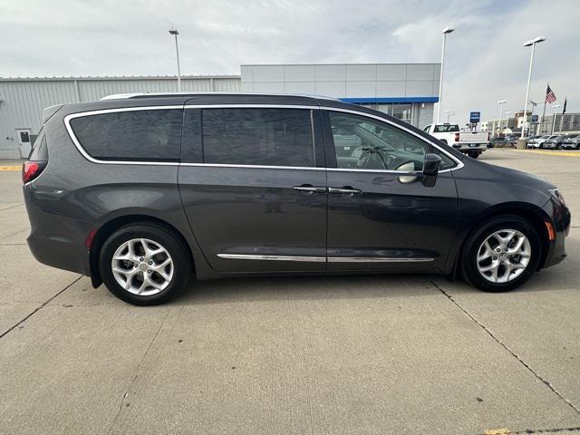 2020 chrysler pacifica touring-l plus