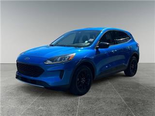 2020 Ford Escape se sport