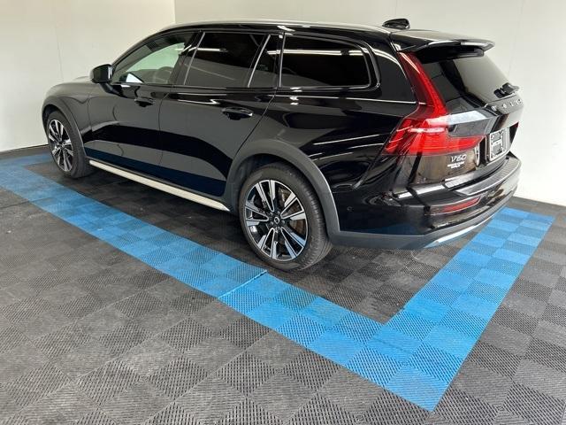 2023 volvo v60 cross country b5 ultimate