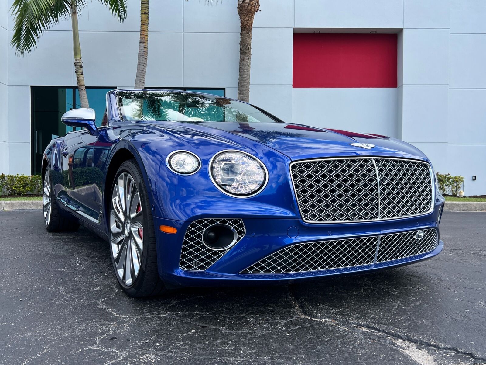 2022 bentley continental gtc v8
