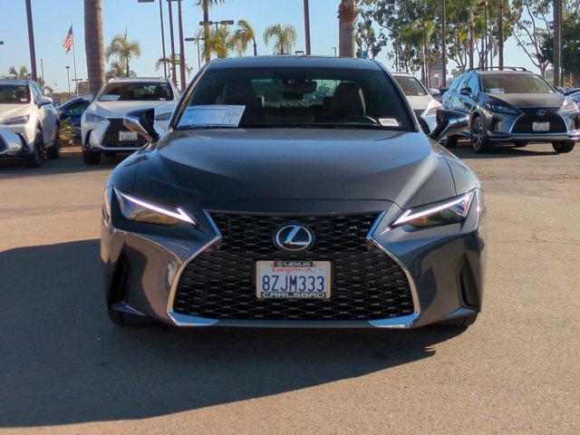 2022 lexus is 300 base