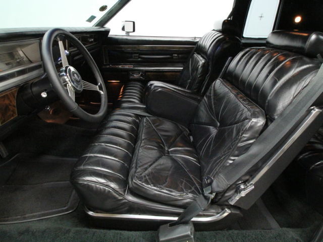 rare town coupe, 460 v8, auto, a/c, pwr everything, gr8 paint & int, value price