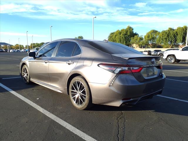 2021 toyota camry se